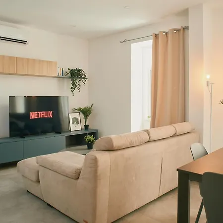 Tan-nanna By Shmoo, Ferries * Sliema