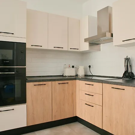 Tan-nanna By Shmoo, Ferries Apartament