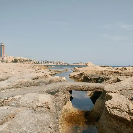 Tan-nanna By Shmoo, Ferries Apartament