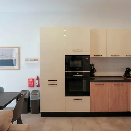 Tan-nanna By Shmoo, Ferries Apartamento