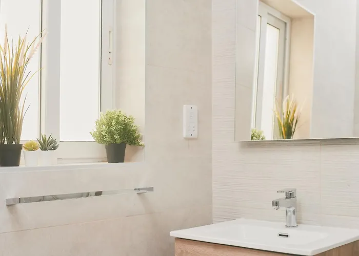 Tan-nanna By Shmoo, Ferries Слима