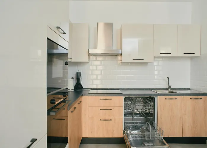 Tan-nanna By Shmoo, Ferries Sliema