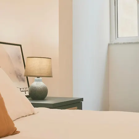 Tan-nanna By Shmoo, Ferries * Sliema