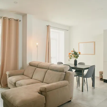 Tan-nanna By Shmoo, Ferries